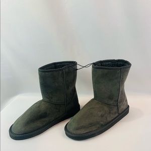 Brand New Gray Women’s Boots